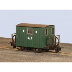 Peco Ffestiniog Quarryman Coach, (2 Balcony) Green