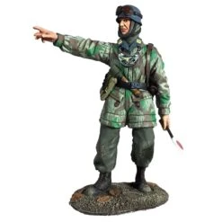 W.Britain German Fallschirmjager Feldgendarmerie Directing Traffic