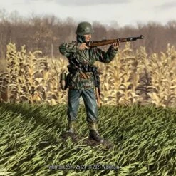 W.Britain German Grenadier In Parka Standing Firing K98, 1943-45