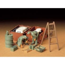 Tamiya German Tank Engine Maintenance Crew Set (1:35)