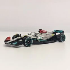 Bburago Mercedes F1 W13 E #44 Lewis Hamilton 2022 (1:43)