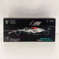 Bburago Mercedes F1 W13 E #63 George Russell (with Helmet) 2022 (1:43)