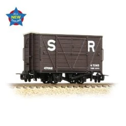 Bachmann RNAD Box Van SR Brown