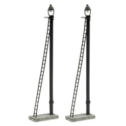 Scenecraft Wooden Post Yard Lamps (x2) (N)